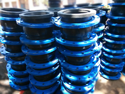 銀川大口徑橡膠軟接頭發(fā)貨現場